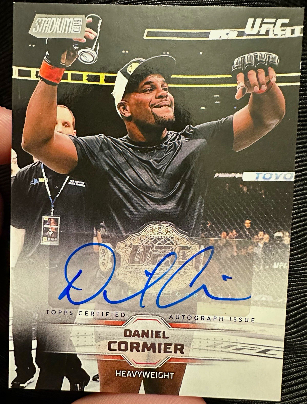 🔥Topps 2026 Stadium Club UFC Daniel Cormier Sticker Auto! 💥🇺🇸