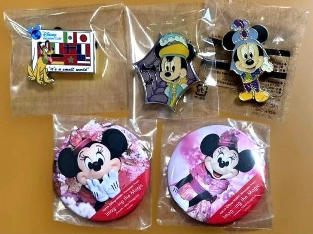 Disney Resort Can Badge Pin Badge Minnie Live Action Mickey Pluto
