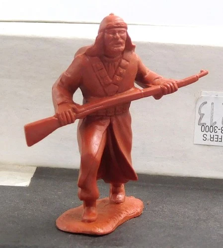 Marx 60mm Arab Advancing with a Rifle in Red Brown, Original