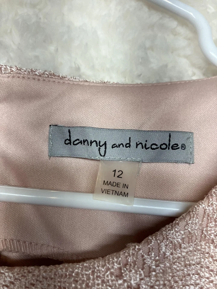 Vestido Danny and Nicole Mujer 12 Encaje Metálico Sin Mangas Ajuste Acampanado Forrado Fiesta Foto 4 de 4