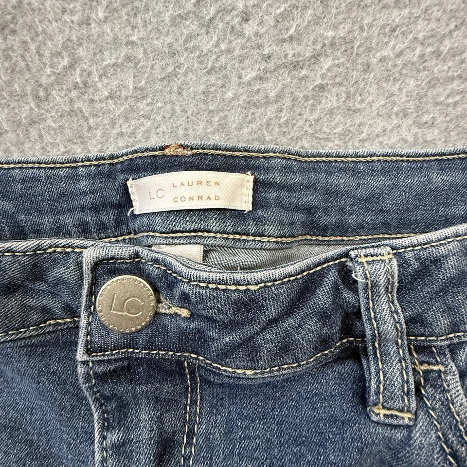 Pantalones cortos de mezclilla Lauren Conrad talla 16 para mujer pantalones cortos de jean desgastados bolsillos con puños Foto 3 de 4