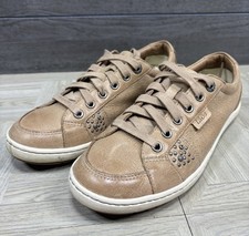 Taos Freedom Leather Perforated Studded Comfort Sneakers Women 6.5 tan