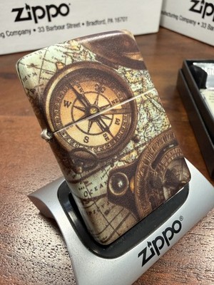 ORIGINAL Zippo PREMIUM Feuerzeug VINTAGE MAP & COMPASS 540 Farbe Allover NEU OVP