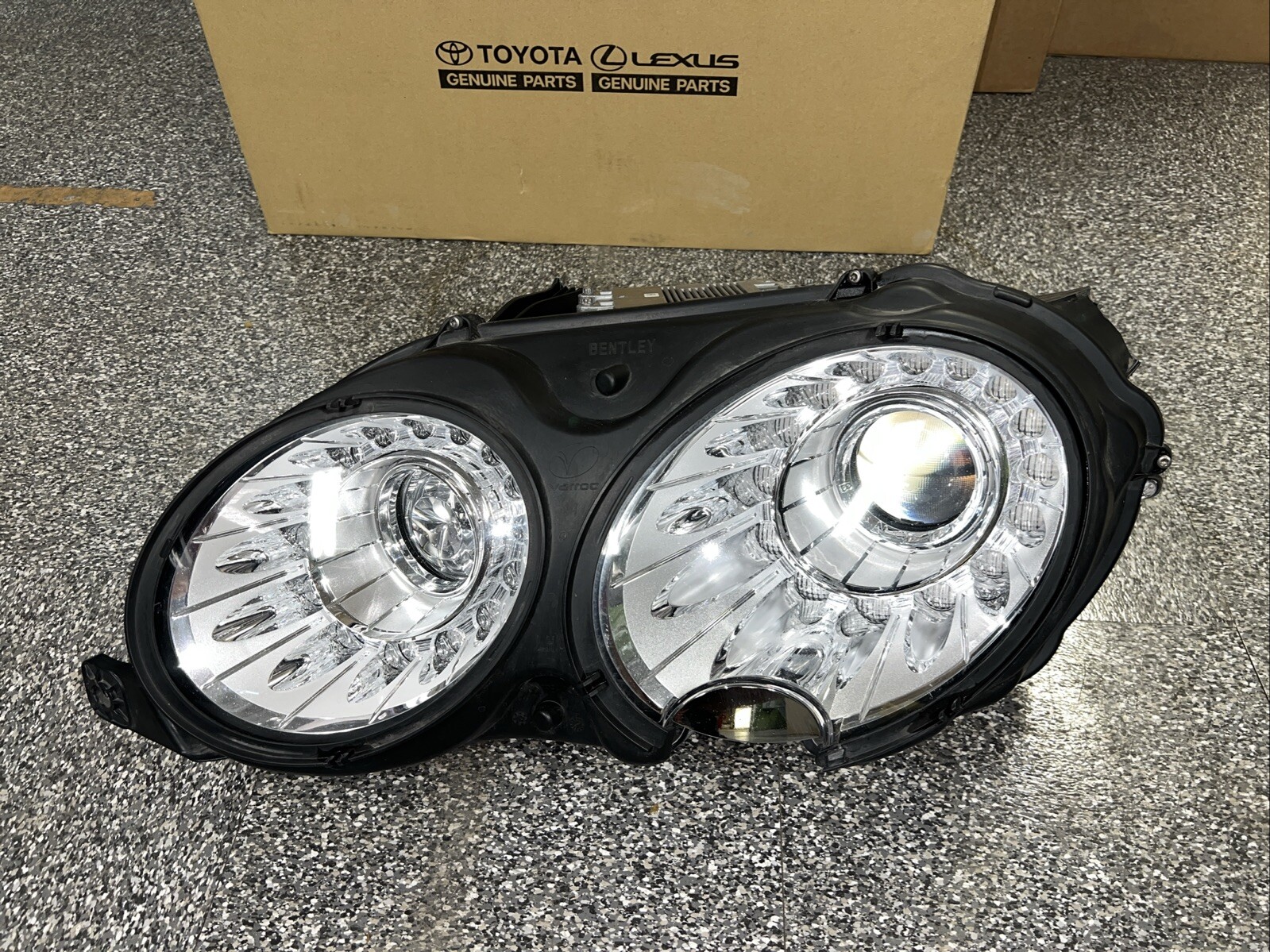 2013 2014 2015 2016 2017 2018 BENTLEY FLYING SPUR LEFT HEADLIGHT CONTINENTAL GT