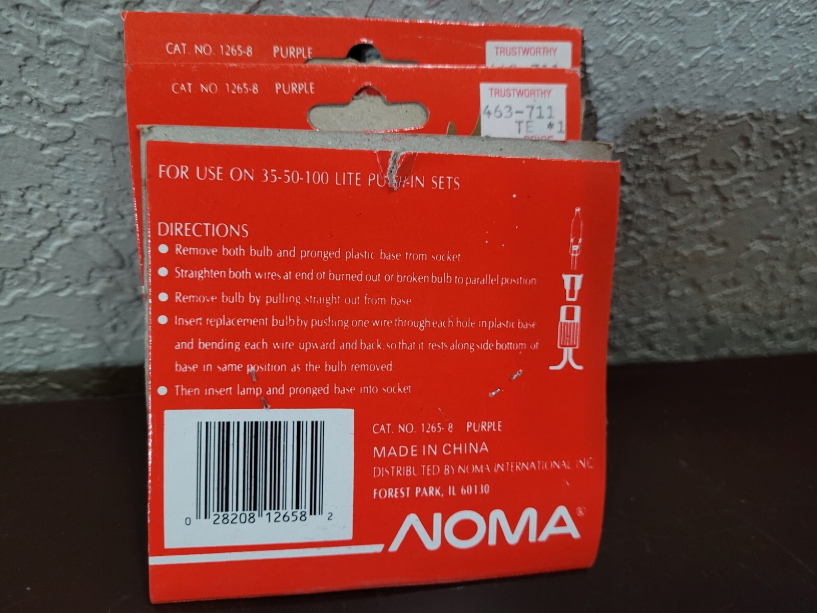 NOMA Christmas Replacement Bulbs 3 1/2 - 4 Volt Purple Color, 3 Packs Of 5 Bulbs