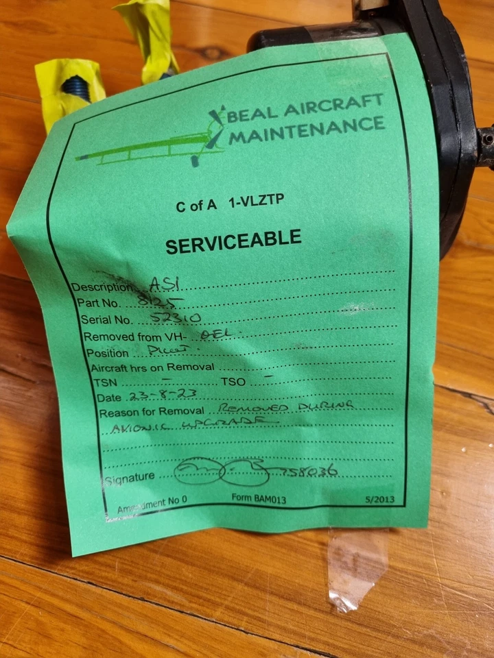 United Instruments Air Speed Indicator (PN:8125) *SERVICABLE* *GREEN TAGGED* - Image 2 of 2