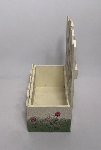 Vintage Wooden Picket Fence Planter Box White Roses Hand Painted Micky’s Minis - Afbeelding 2 van 9