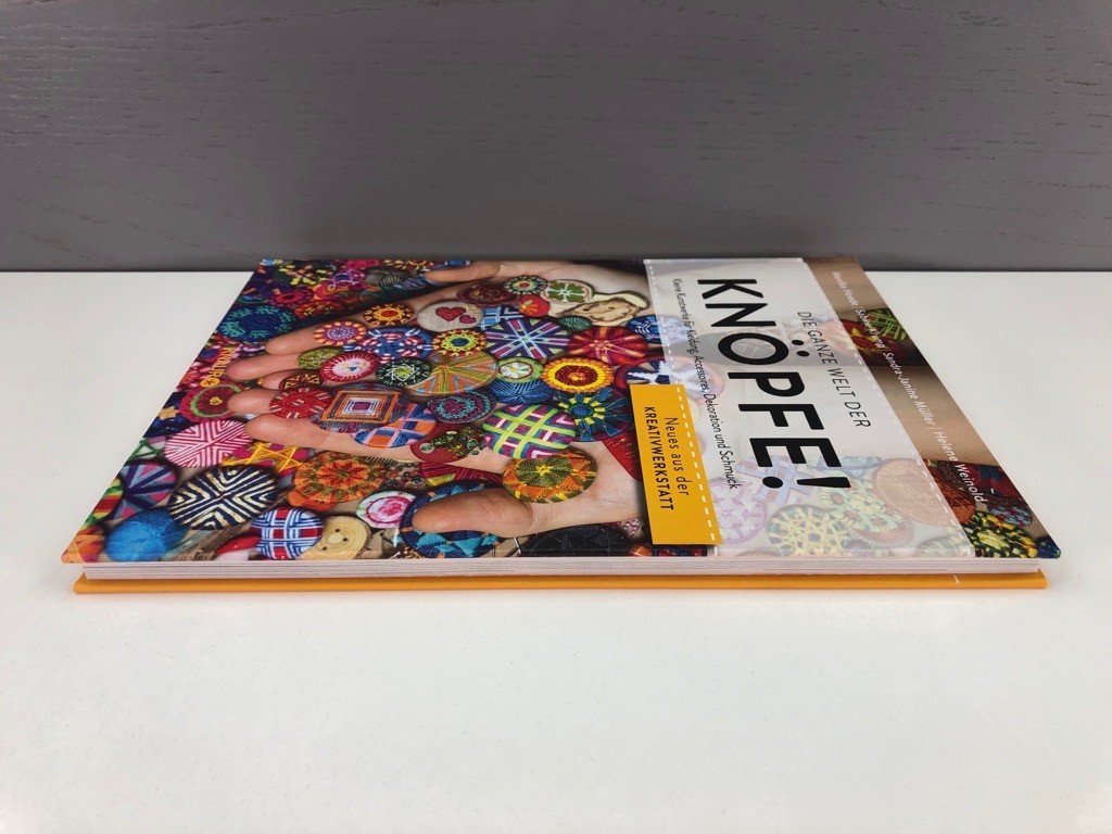 Die ganze Welt der Knöpfe! von Sandra-Janine Müller, Monika
