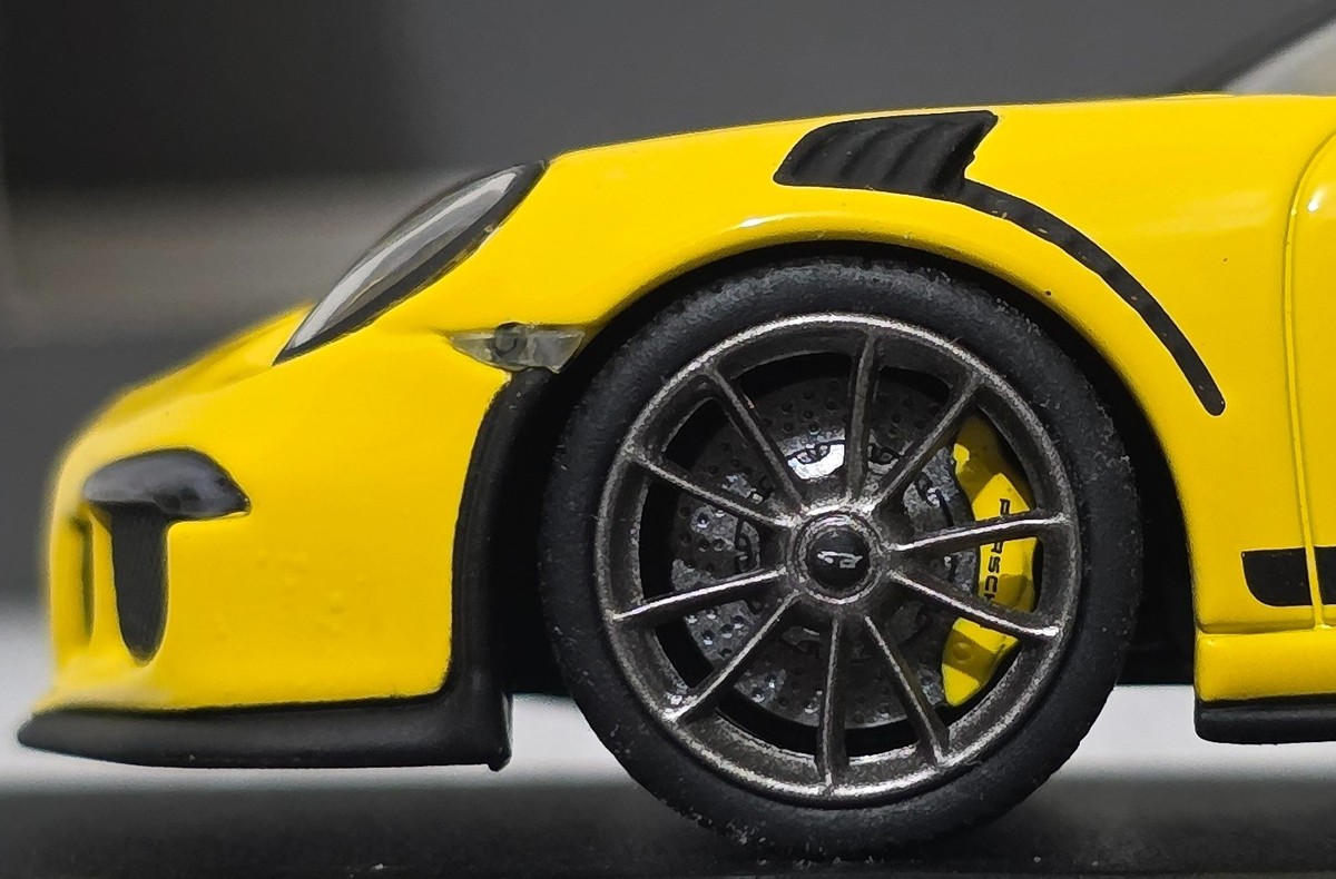 Porsche 911 (991) GT3 RS Racinng Yellow 2016 1:43 Minichamps