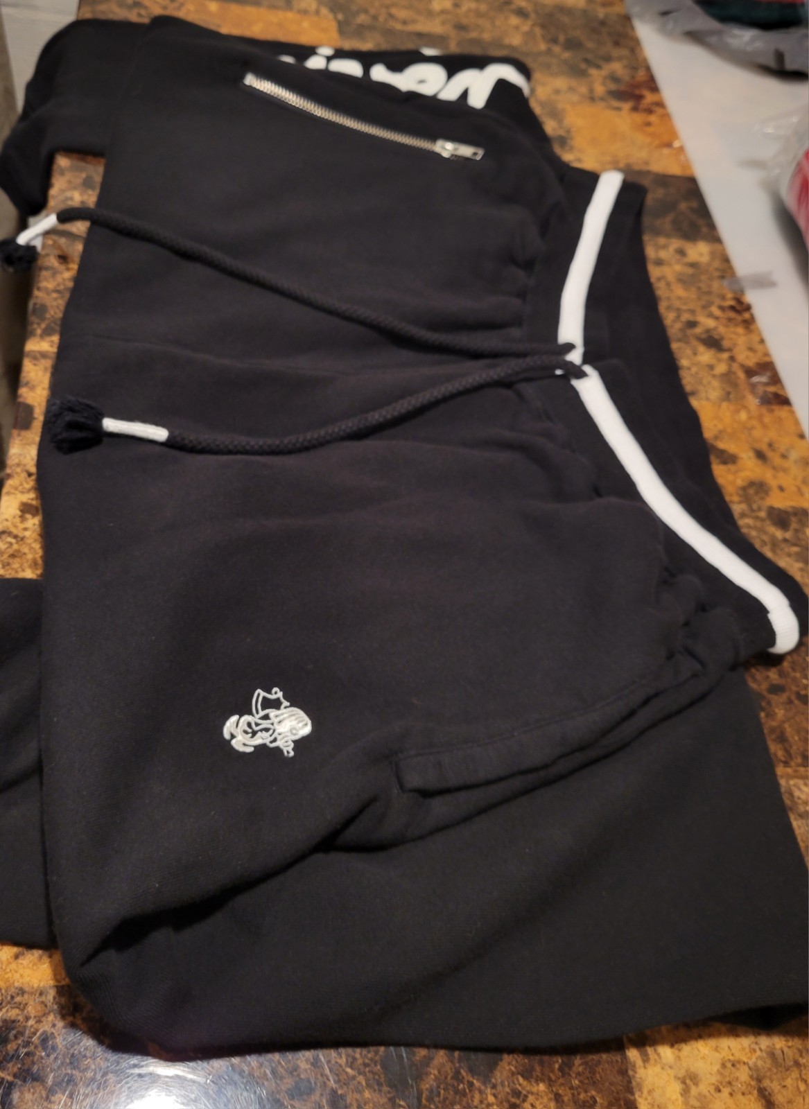 Strivers Row Medium Black White Drawstring Joggers - image 2