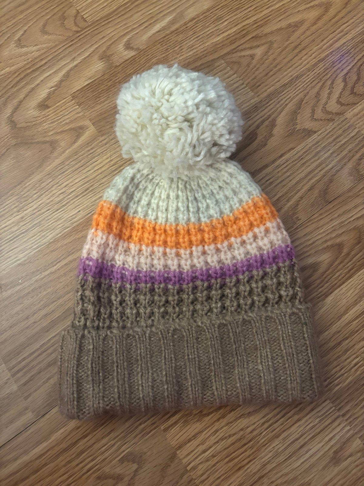 Universal Thread Beanie Hat - image 1