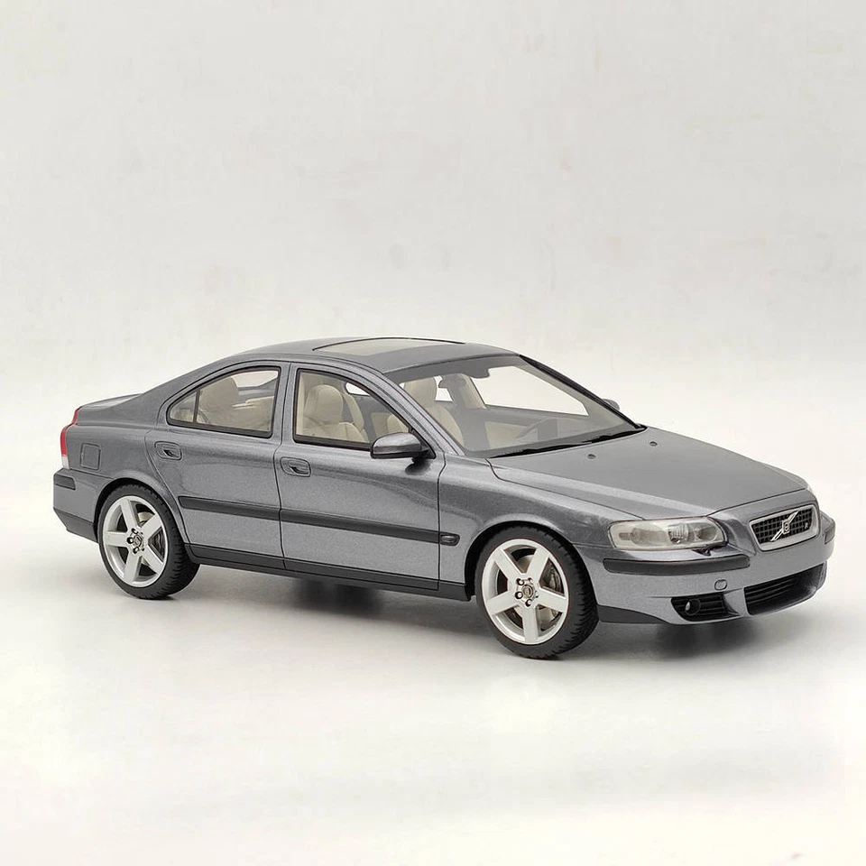 DNA Collectibles 1/18 Volvo S60 R 2003 DNA000107 Resin Model Car Grey Metallic - Image 2 of 4