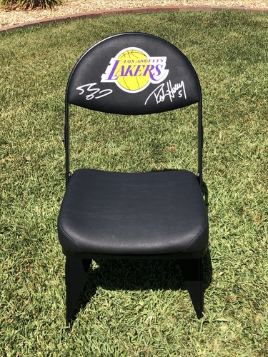LA Lakers x-frame court side folding black chair Signed By Shaq & Horry PSA BAS - 第 3/11 張圖片