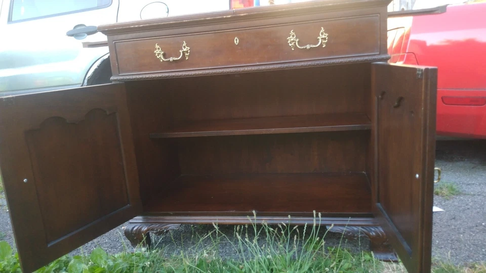 Aparador de servidor Henredon Rittenhouse Square Chippendale gabinete de barra de caoba Foto 3 de 4