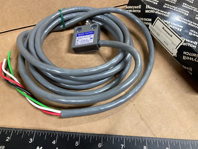 Honeywell Limit Switch, Cross Roller, Plunger 5A @ 240V AC 914CE3-9AK - NEW