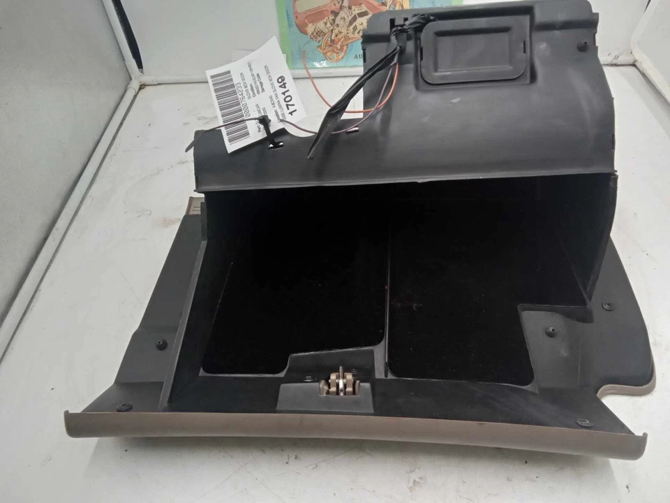 2000 雪佛兰 LUMINA VAN 手套盒 门 TAN 二手 原始设备制造商 — 第 3/4 张图片