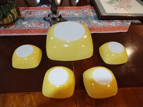 Vintage Pyrex Square, Yellow Hostess Bowl No Lid and 4 Serving Bowls