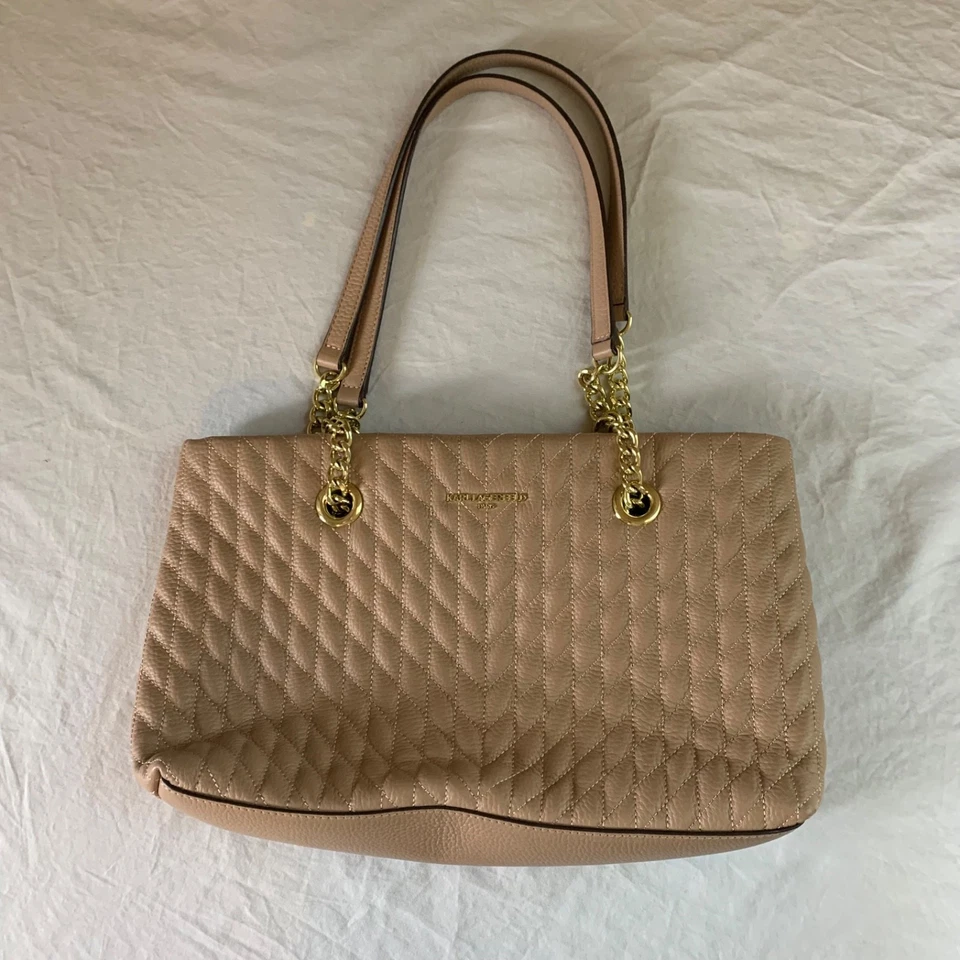 Bolso de hombro Karl Lagerfeld Paris Karolina de cuero acolchado cadena dorada tostada Foto 4 de 4