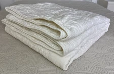 White Floral Quilted All Cotton Quality Quilt Doona Coverlet Comforter 205x185cm