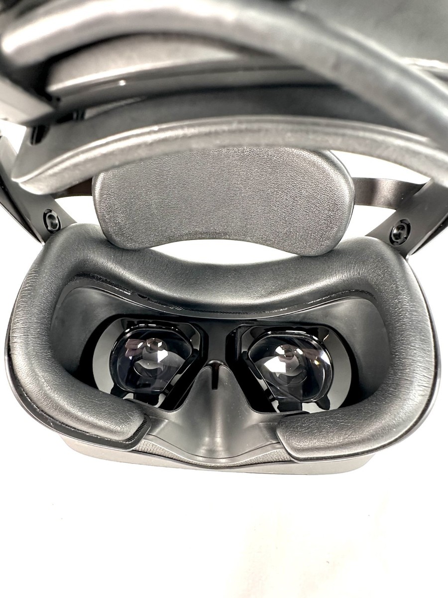 Varjo Aero VR Headset (Complete Kit) with Hard Case | eBay