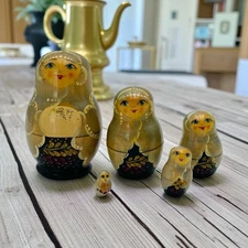 Vintage Matryoshka Russian Nesting Dolls Hand Painted Wood Set 5 Pieces Signed