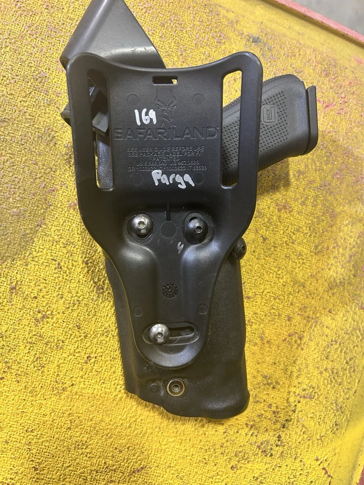 Safariland 6360 Lev3 STX Duty Holster Glock 17 22 w/ Light RH - Image 4 of 4