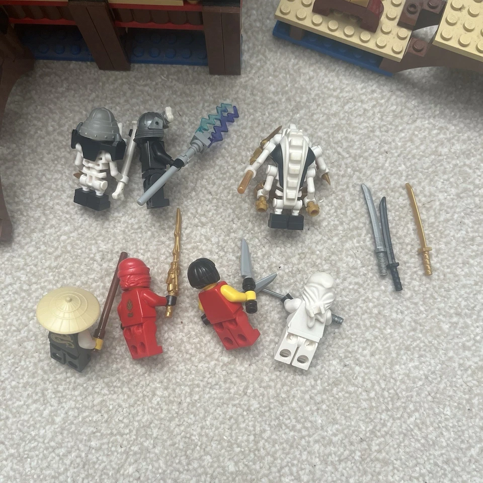 LEGO Ninjago 2507 Fire Temple, photo 3 of 5