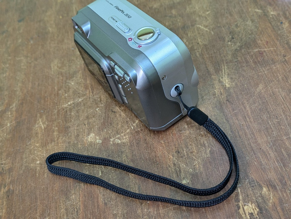 Fujifilm FinePix 2650 Digital Camera 2.0 MP 3X Optical Zoom | eBay