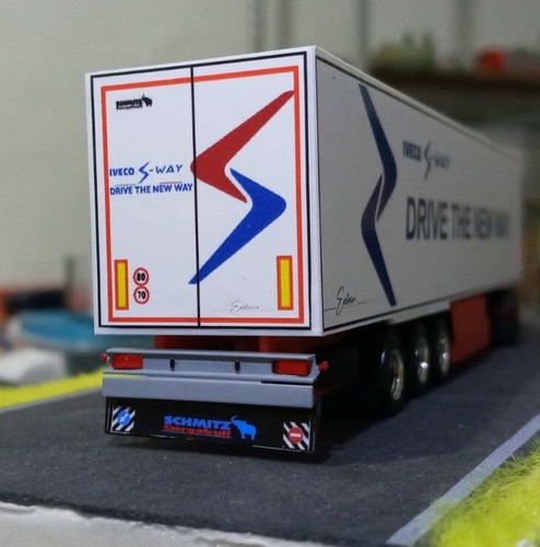 Grafica Iveco S Way adesiva trasparente per semirimorchi frigo Herpa 1/87. - Foto 3 di 5