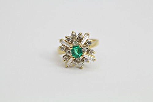 18K 1.15 CTW YELLOW GOLD BALLERINA RING GREEN EMERALD CENTER WITH DIAMONDS - Picture 5 of 12