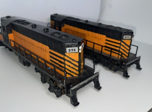 2 AMERICAN FLYER S GAUGE TEXAS & PACIFIC GP-7 DIESEL LOCOMOTIVE SET Untested - Picture 5 of 9
