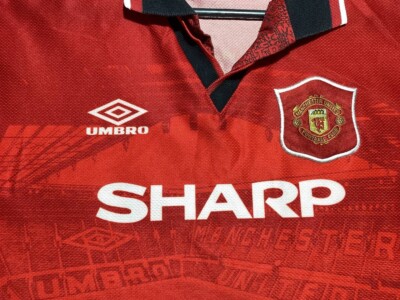 MANCHESTER UNITED 1994 1996 Home football Umbro shirt and shorts