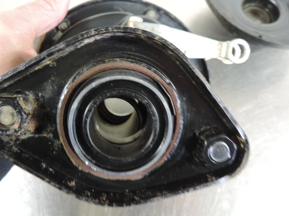 2001 E-TON Eton Rascal 40 Rear Axle Carrier Housing Brake Panel Drum Cover Shoes - Image 4 of 4