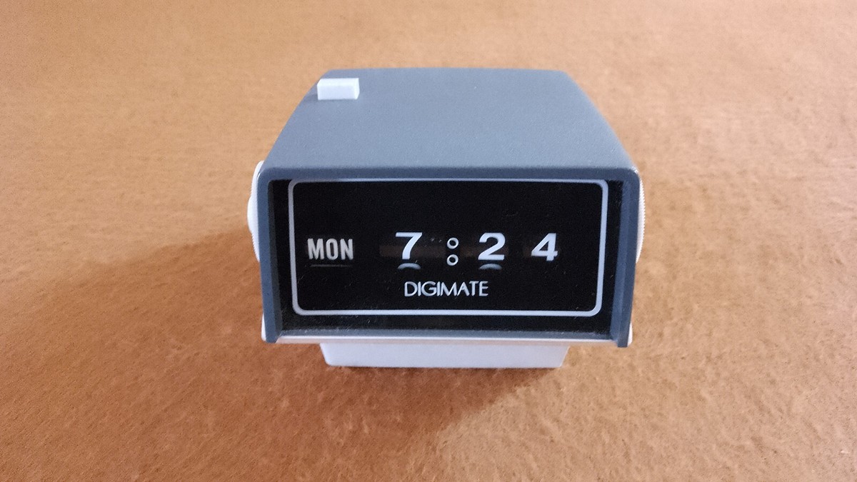 スペースエイジ レトロ DZ633、DT-101、TFM-C200、RP-116 VINTAGE SPACE AGE DIGIMATE 101 DIGITAL FLIP CLOCK JAPAN NEW