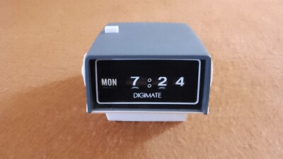 VINTAGE SPACE AGE DIGIMATE 101 DIGITAL FLIP CLOCK JAPAN NEW