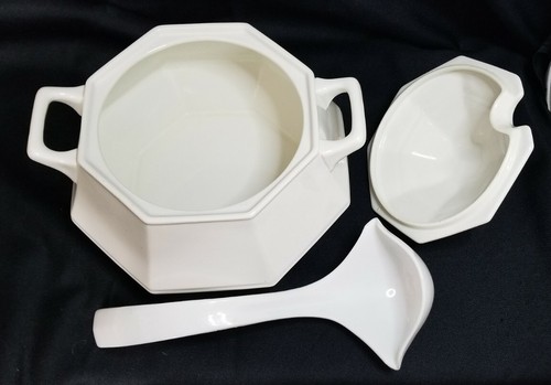 Vintage White Octagonal Soup Tureen with Lid & Plastic Ladle - 10" x 8.5" Tall - Picture 8 of 15