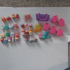 Shopkins Mini Figures Lot w/ Purple Basket Pink Bags Multicolor Plastic