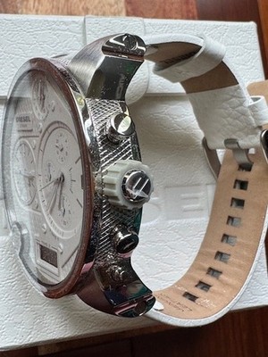 New Authentic Diesel DZ7194 WHITE Leather Strap Silver tone