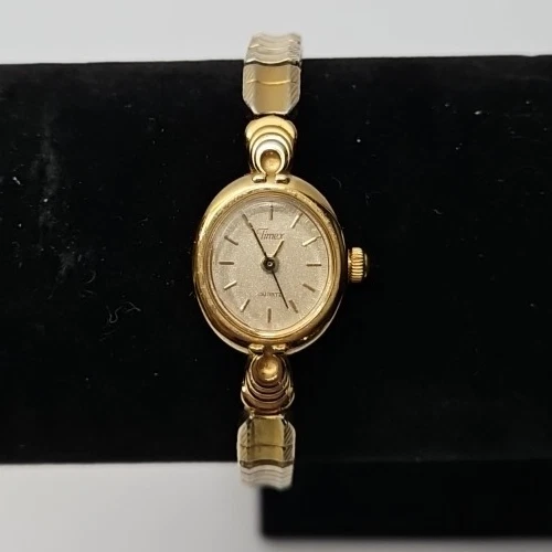 Vintage Classic Timex Women's Watch Gold Tone Excellent New Battery