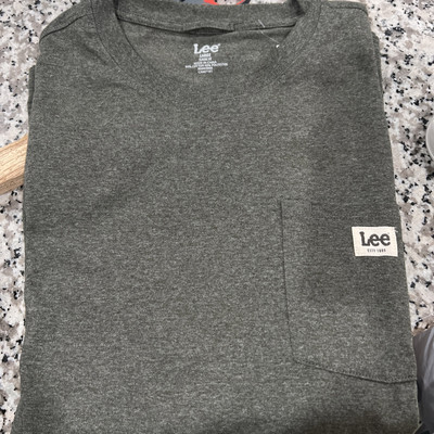 Lee long sleeve shirt w/patch on Pocket.Crew Neck. Olive Gray.Classic Fit. L.