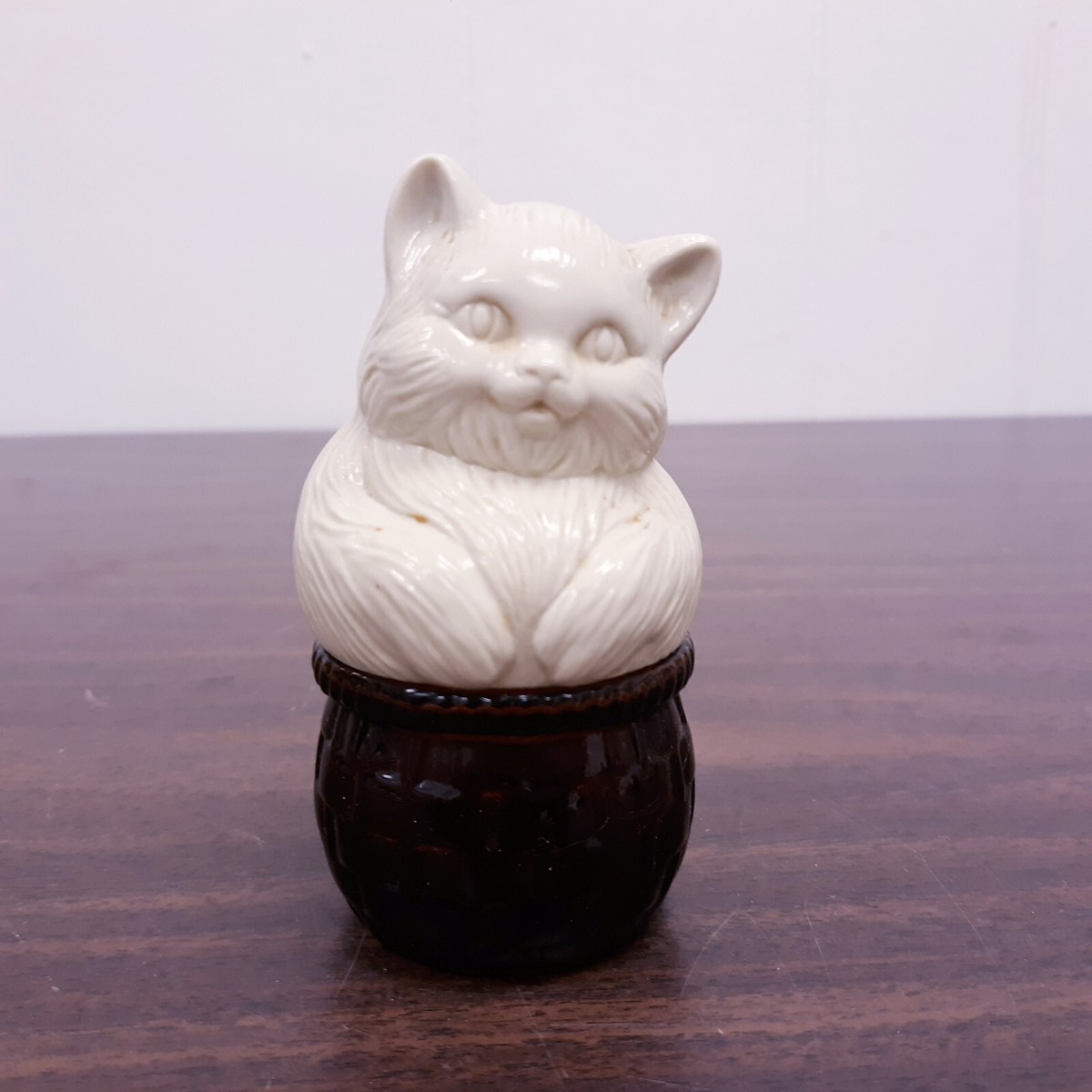 Vintage Avon Cat in a Basket Jar Cream Satchet Empty Decor