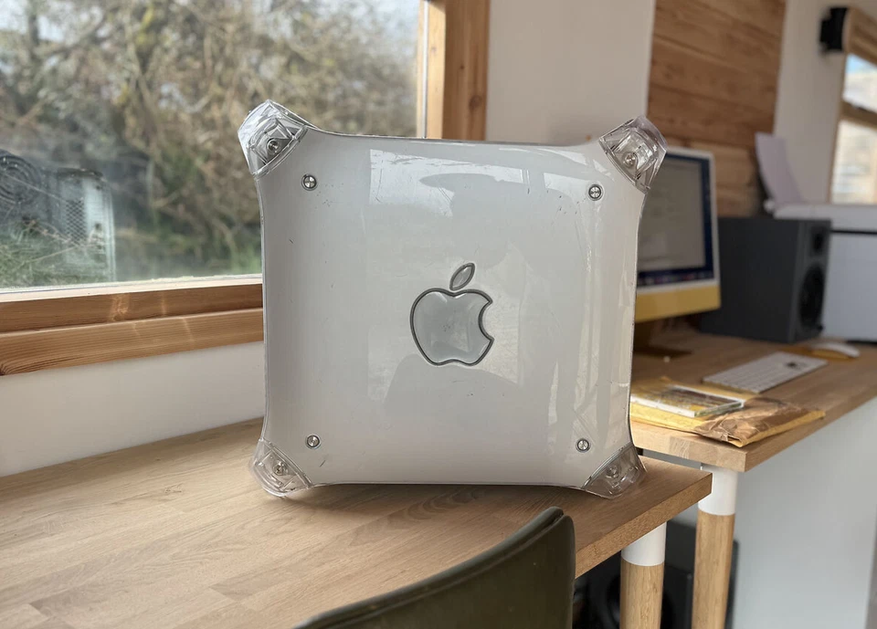 Apple PowerMac G4 Quicksilver - RARE 1.47 GHz PowerPC CPU - ATI Radeon 9000 Pro - Image 2 of 4