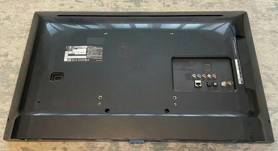 32” LG LED Smart TV 32LH604V - Spares or Repairs - Image 2 of 4