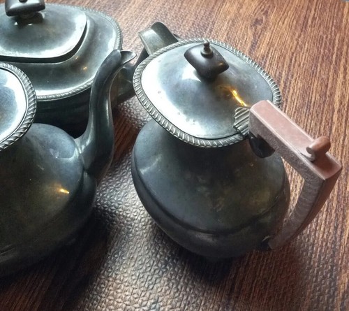 Mappin & Webb Silverplated Set of 3 Teapots - Picture 3 of 12