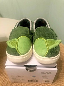 toms baby yoda shoes
