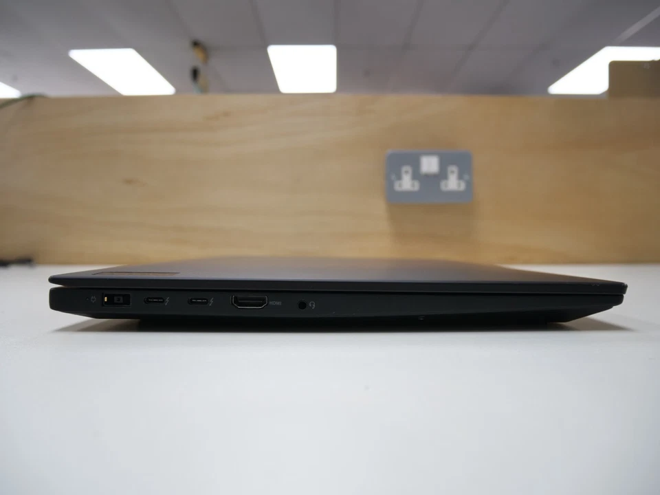 Lenovo ThinkPad P1 G4 · i7-11850H · 8GB · 256GB, photo 3 of 5