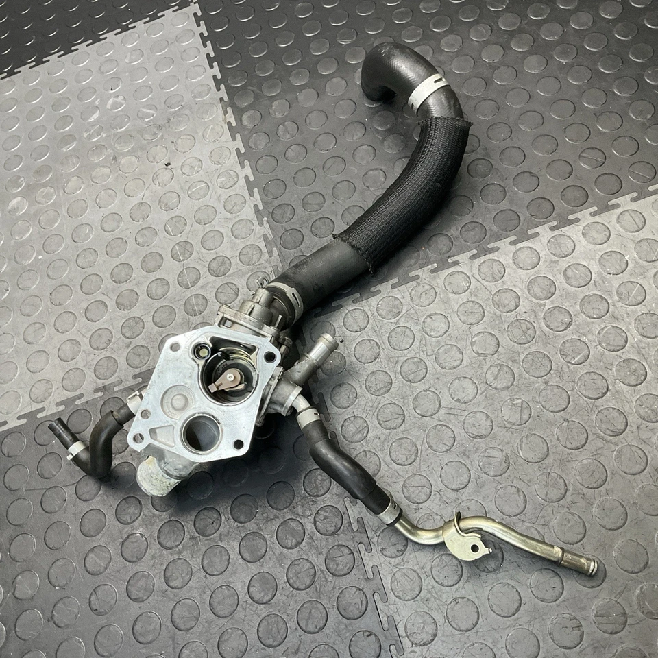 Conjunto de carcasa termostato válvula de control de agua Infiniti QX80 2014-2017 FABRICANTE DE EQUIPOS ORIGINALES Foto 2 de 4