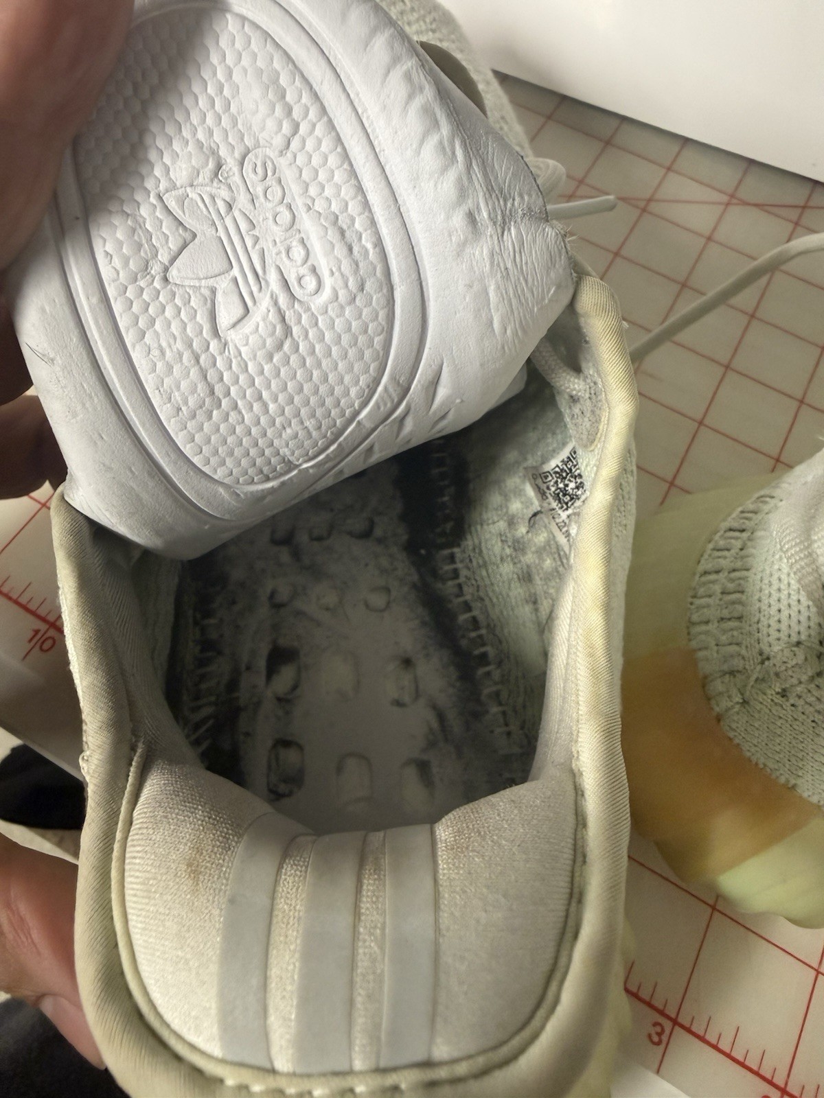 Adidas Yeezy Boost 350 V2 Men's Size 12.5 thumbnail 8