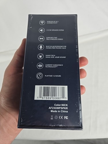 NUEVO Y SELLADO Altavoz de Viaje Portátil Peter Millar Bluetooth Níquel AF23GWPSPKR - Imagen 3 de 10