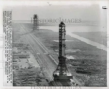 1973 Press Photo Saturn 1B rocket transported at Cape Kennedy to launch complex
